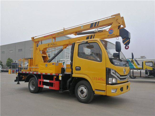 國六東風(fēng)13.5米曲臂高空作業(yè)車