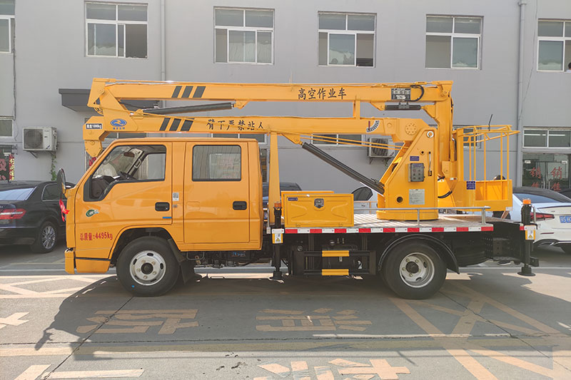 江鈴13米雙排藍(lán)牌高空作業(yè)車