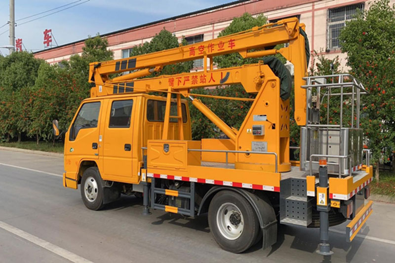 江鈴13米雙排藍(lán)牌高空作業(yè)車