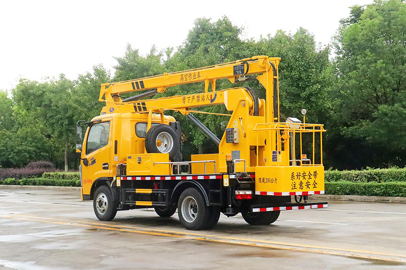 東風13.5米單排藍牌高空作業(yè)車