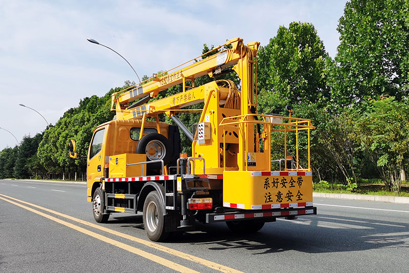 東風(fēng)13.5米藍牌高空作業(yè)車