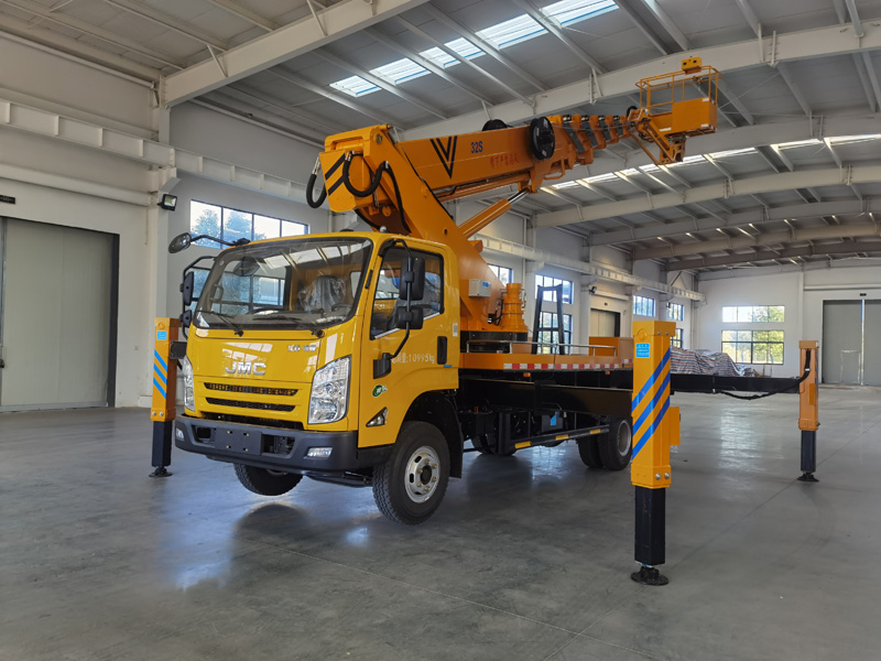 江鈴國(guó)六32米高空作業(yè)車