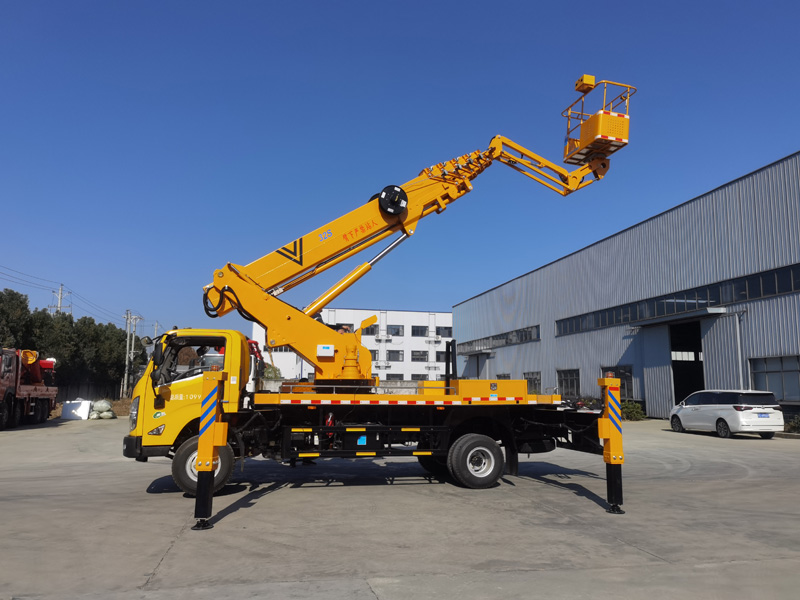 江鈴國(guó)六32米高空作業(yè)車