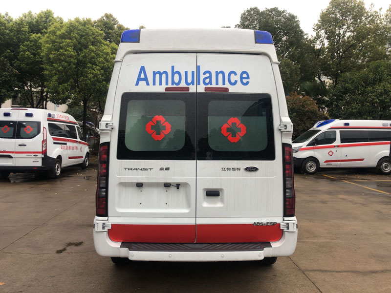 福特V348長(zhǎng)軸高頂客運(yùn)（福星頂）救護(hù)車(chē)