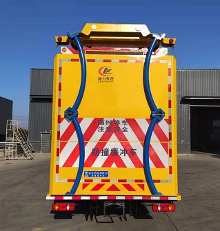 程力威牌CLW5160TFZ6ZC型防撞緩沖車